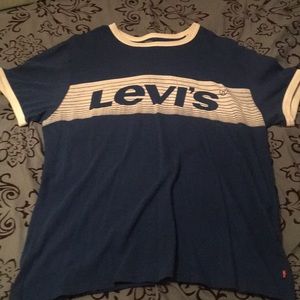 Levi’s T-shirt